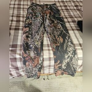 Cabela's Green Camouflage Outdoor Pants